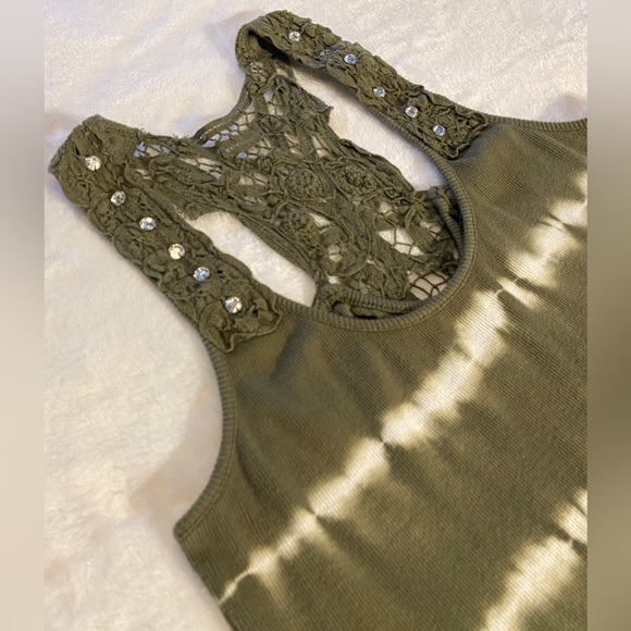 VENUS Womens Medium Tie Dye Olive Green and White Racerback Tank Top - Picture 3 of 12